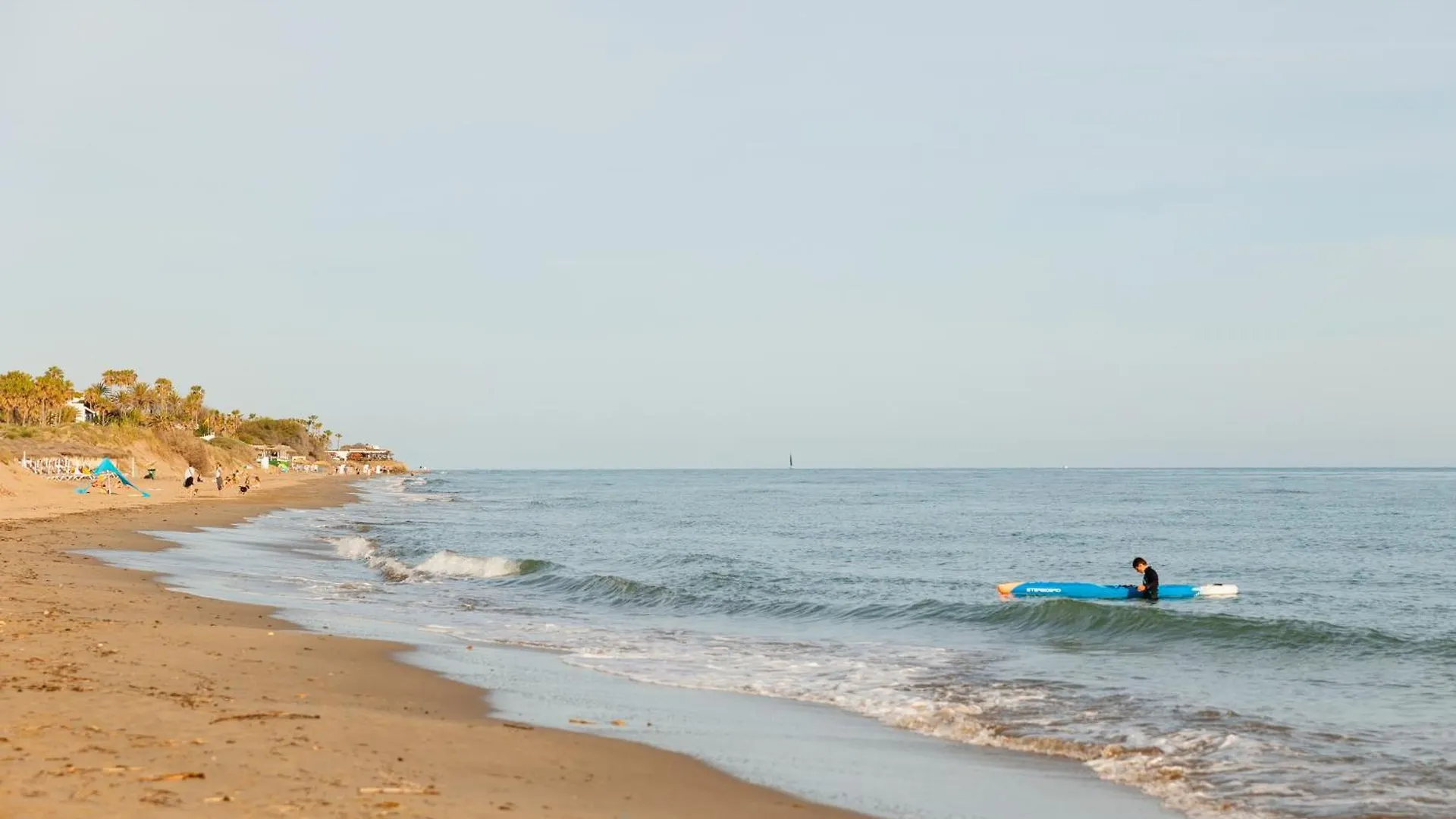 2 Bedroom Apartment Next To The Beach In Elviria, Marbella