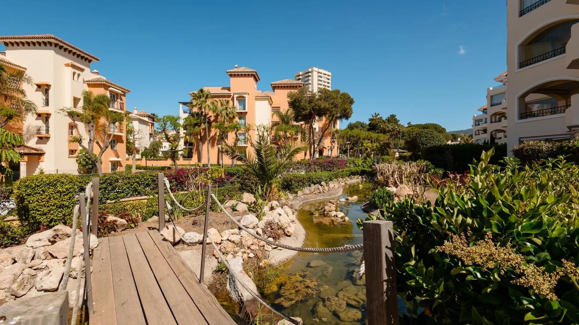 2 Bedroom Apartment Next To The Beach In Elviria, Marbellac Espagne
