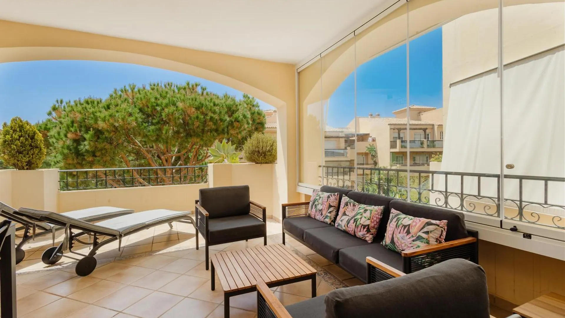 2 Bedroom Apartment Next To The Beach In Elviria, Marbella Spain