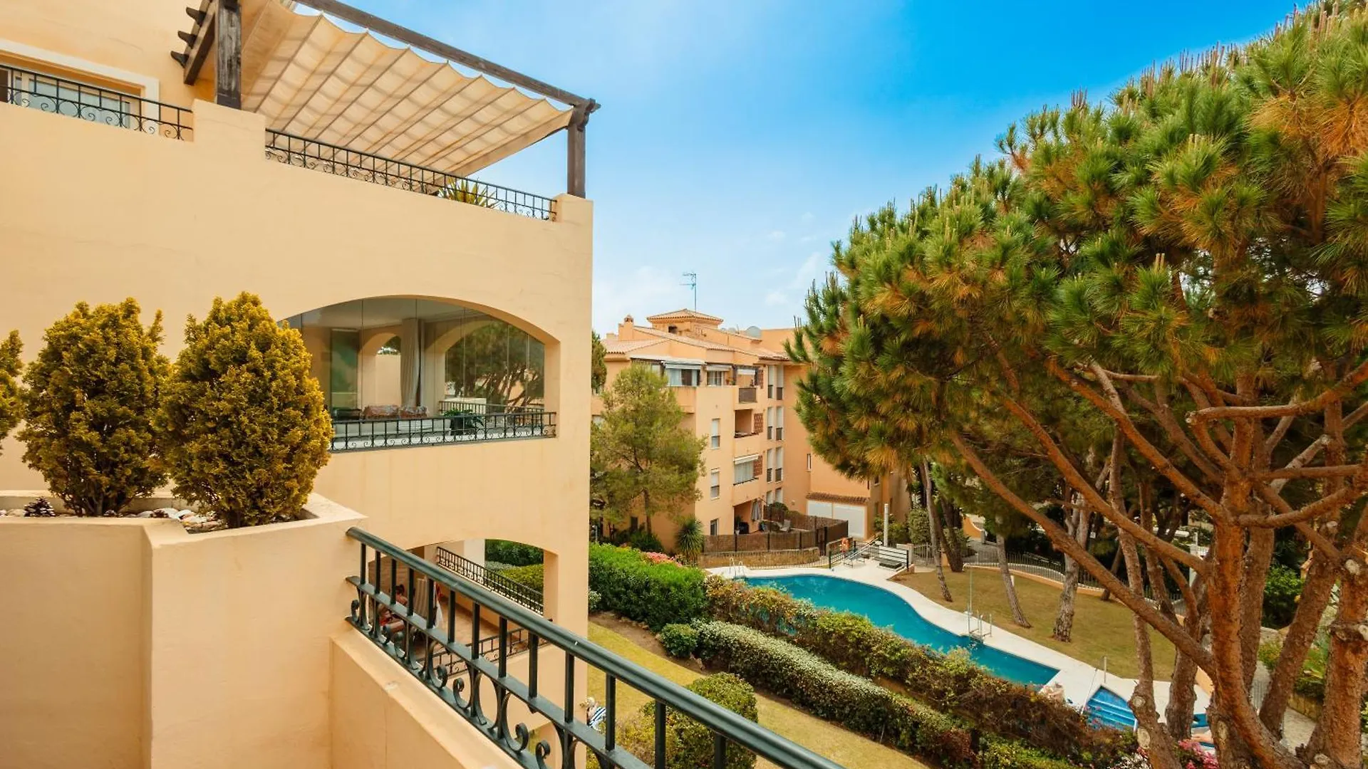 2 Bedroom Apartment Next To The Beach In Elviria, Marbella Spain