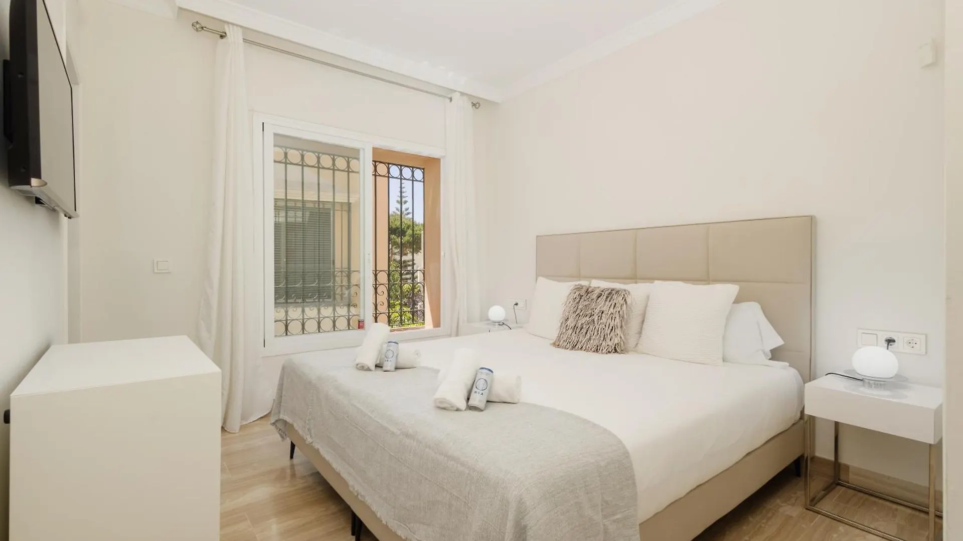 2 Bedroom Apartment Next To The Beach In Elviria, Marbella Spain